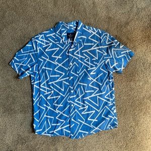 Blue/white pattern button down